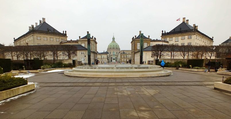 Amalienborg Sarayı Sarayın Ameliehaven'den Görünümü