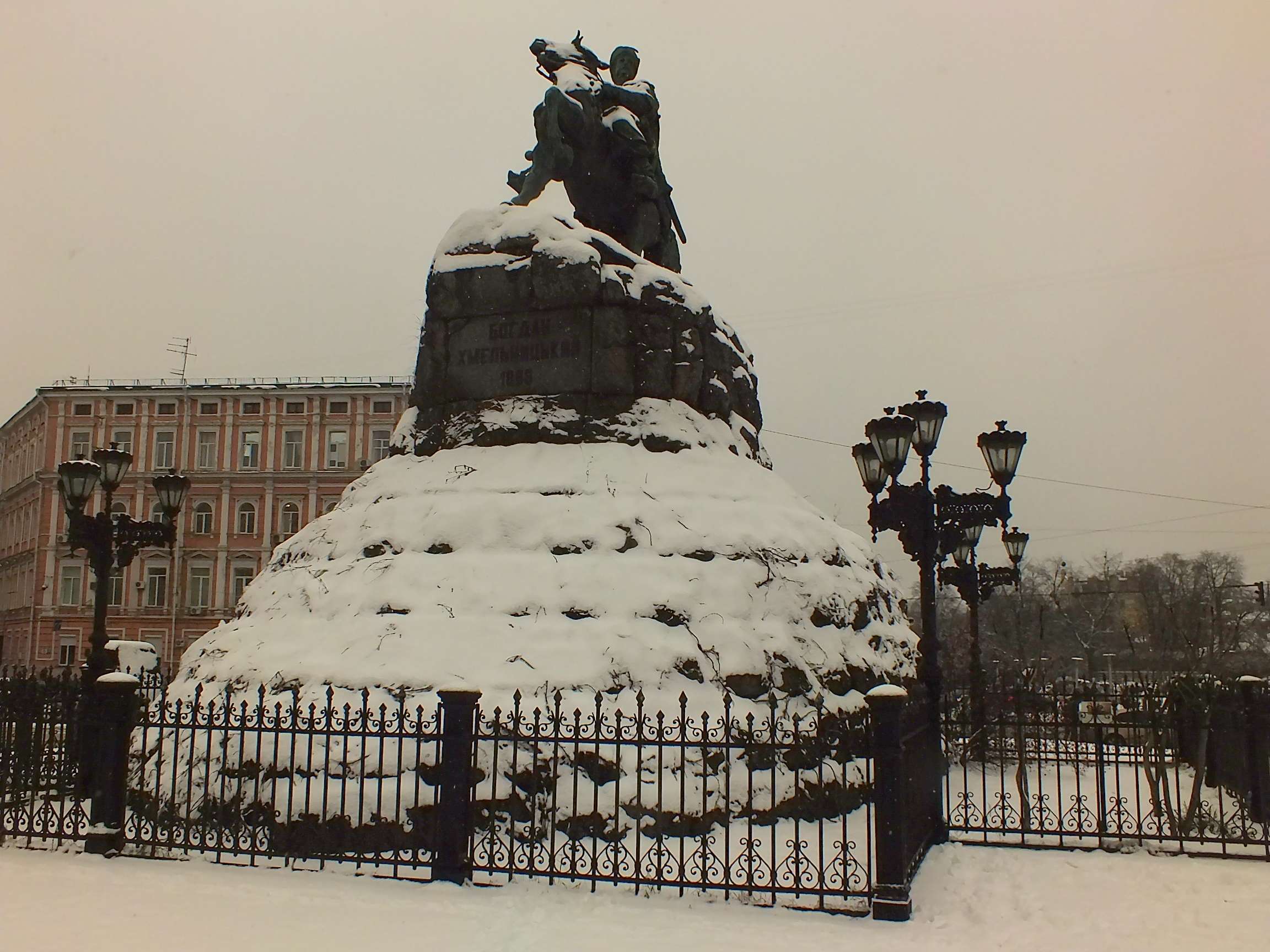 Sofiyivska Meydanı Bohdan Khmelnytsky Anıtı