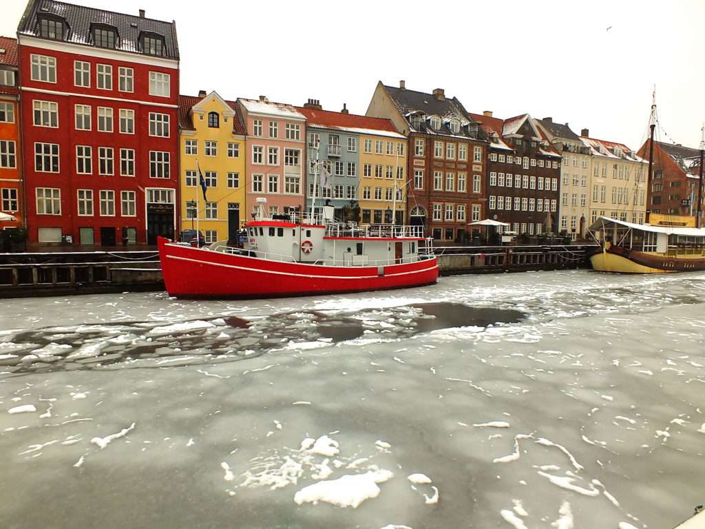 Kışın Nyhavn MA-RI