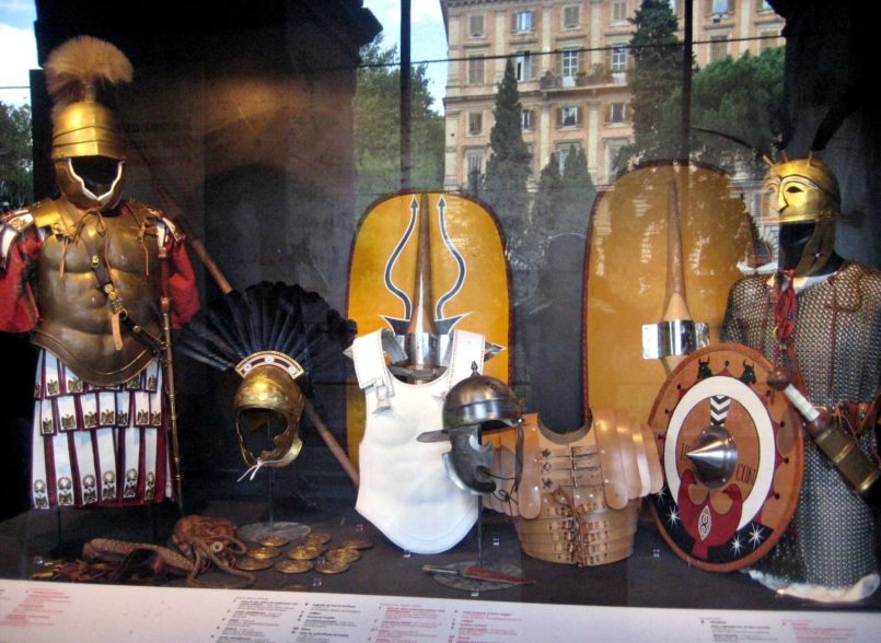 Gladyatör Kıyafetleri, Silahları ve Aksesuarları