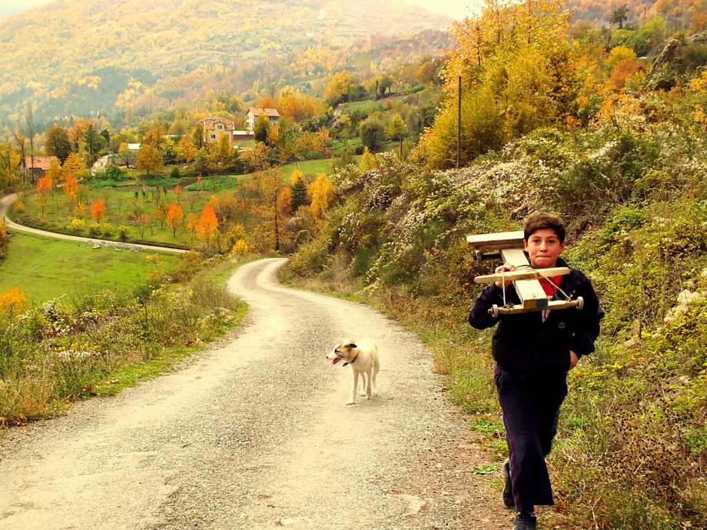 İnebolu Yolda Kayan Çocuk