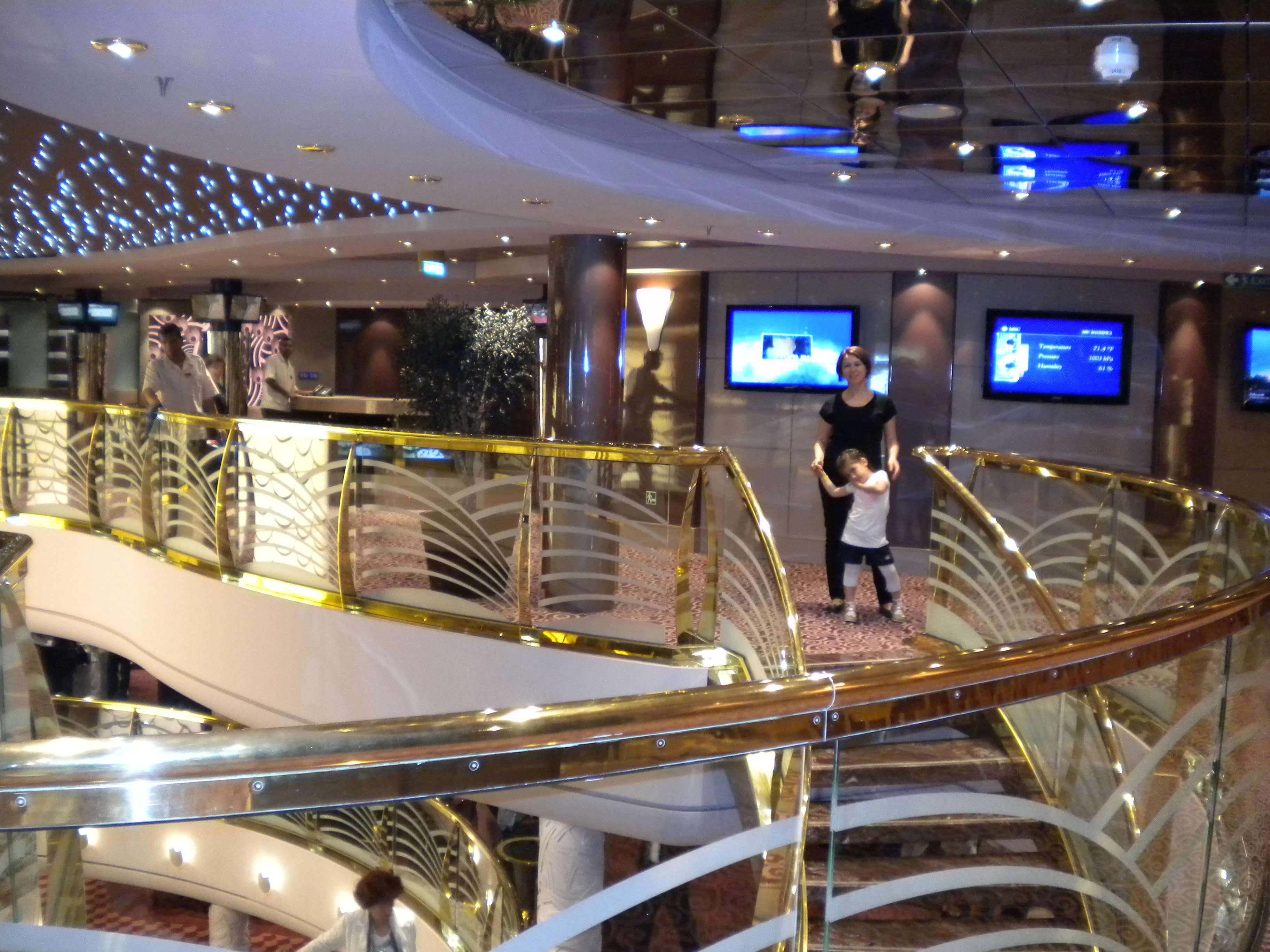 MSC Magnifica Lobi/Duty Free 3. Kat