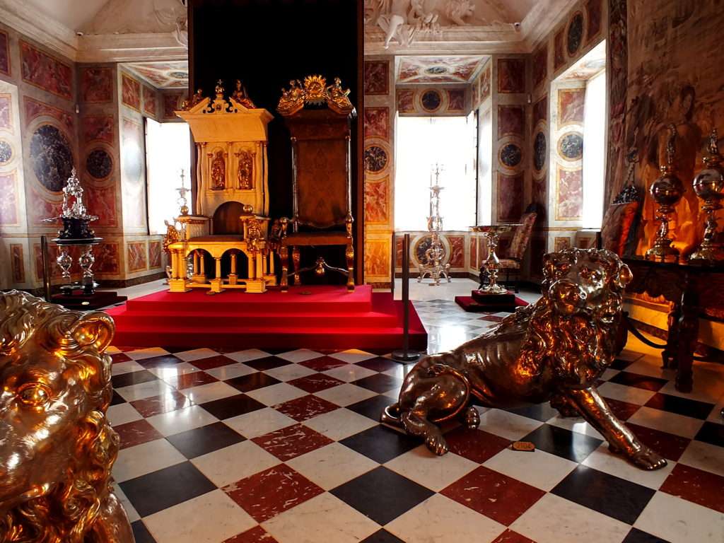 Kopenhag Gezisi Rosenborg Sarayı (Rosenborg Slot) Şövalyeler Salonu (Riddersalen)
