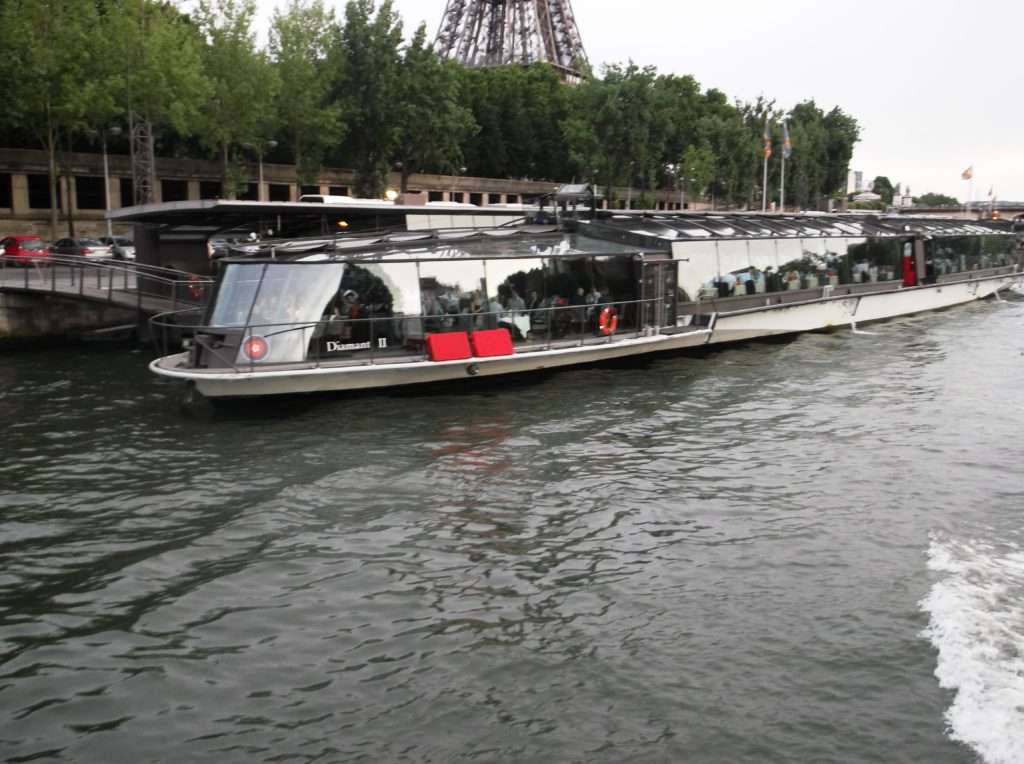 Seine Nehri Tekne Turu Bateaux Parisiens