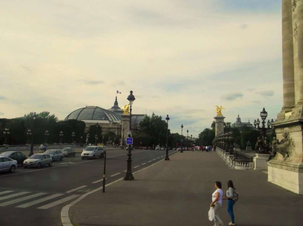 Pont Alexandre III'den Grand Palais Görünümü