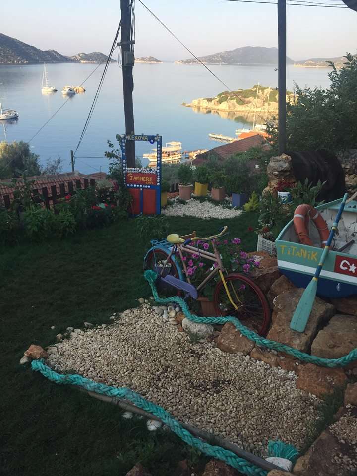 The I am Here Cafe'den Kekova