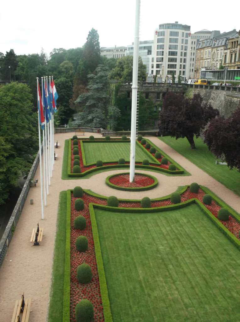 Anayasa Meydanı (Place de la Constitution)