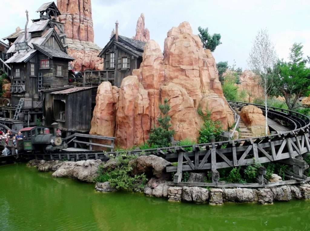 Büyük Gök Gürültüsü Dağı (Big Thunder Mountain)