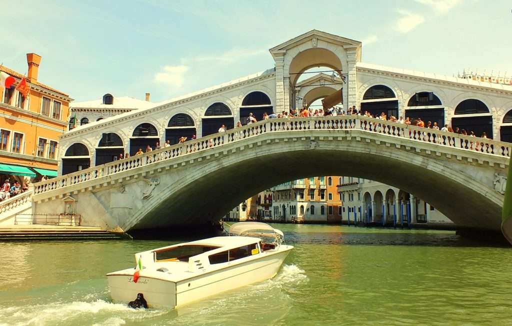 Rialto Köprüsü (Ponte di Rialto)