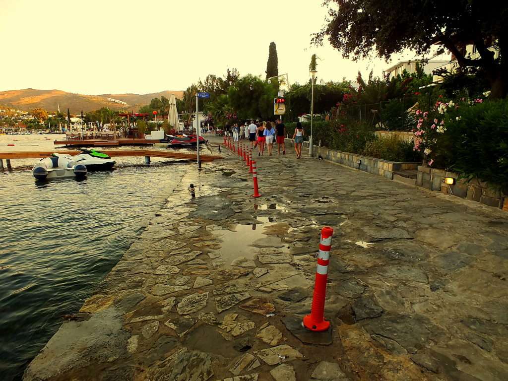 Türkbükü'nde Köprünün Ötesi