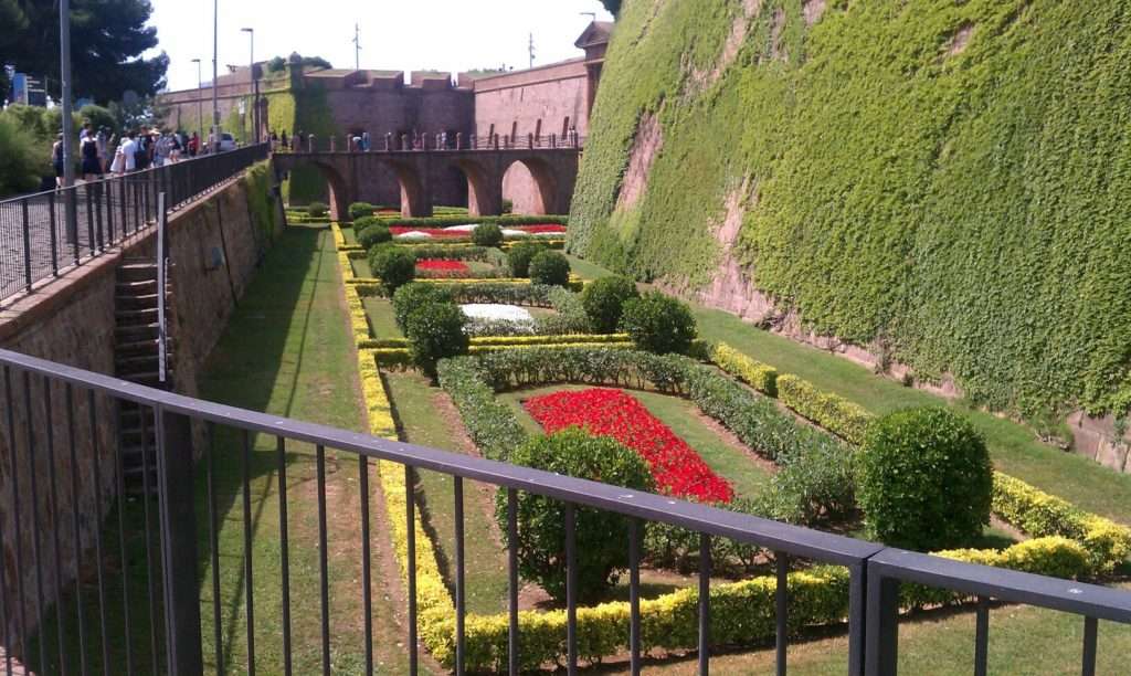 Monjuic Kalesi (Castell de Montjuïc)