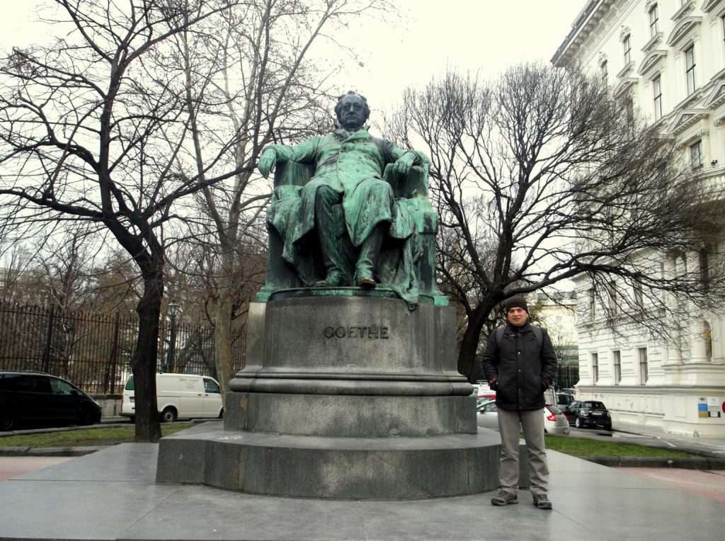 Goethe Heykeli (Goethedenkmal)