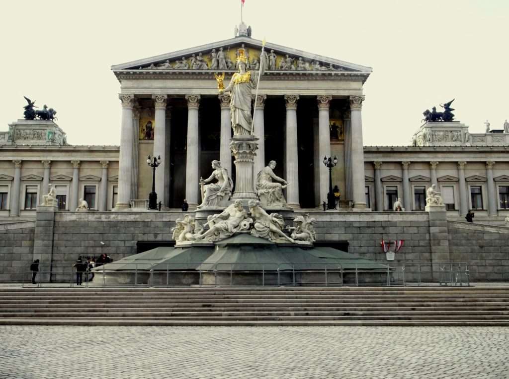 Avusturya Parlamento Binası (Parlament) Pallas-Athene-Brunnen