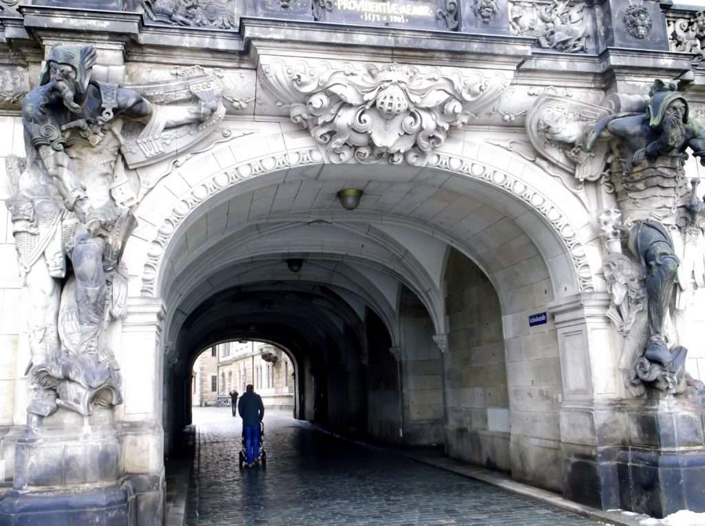 Dresden Kalesi (Residenzschloss)