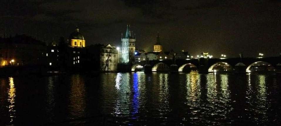 Prag'da Gece Tekne Turu