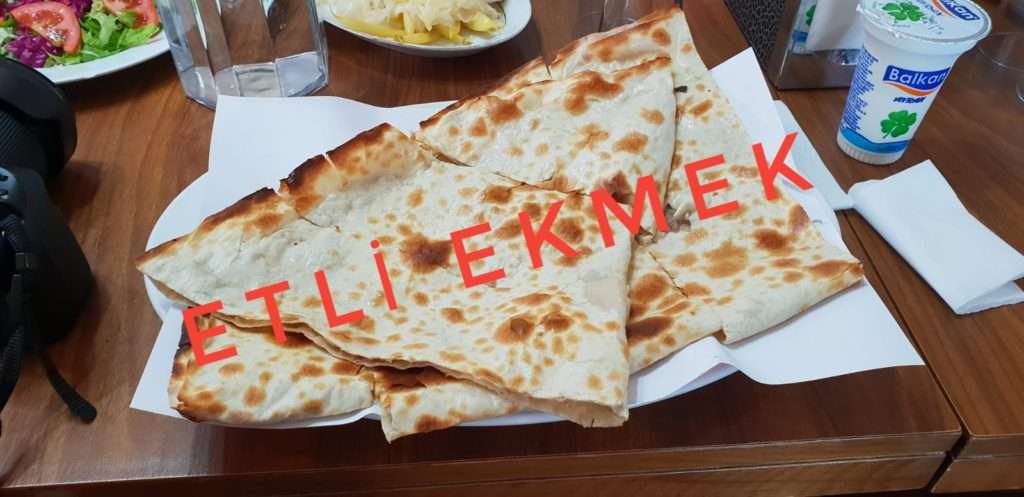 Ağlı'da Çakıroğlu Restoran Enfes Etli Ekmek