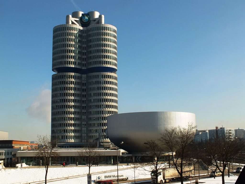 BMW Yönetim Merkezi ve BMW Müzesi