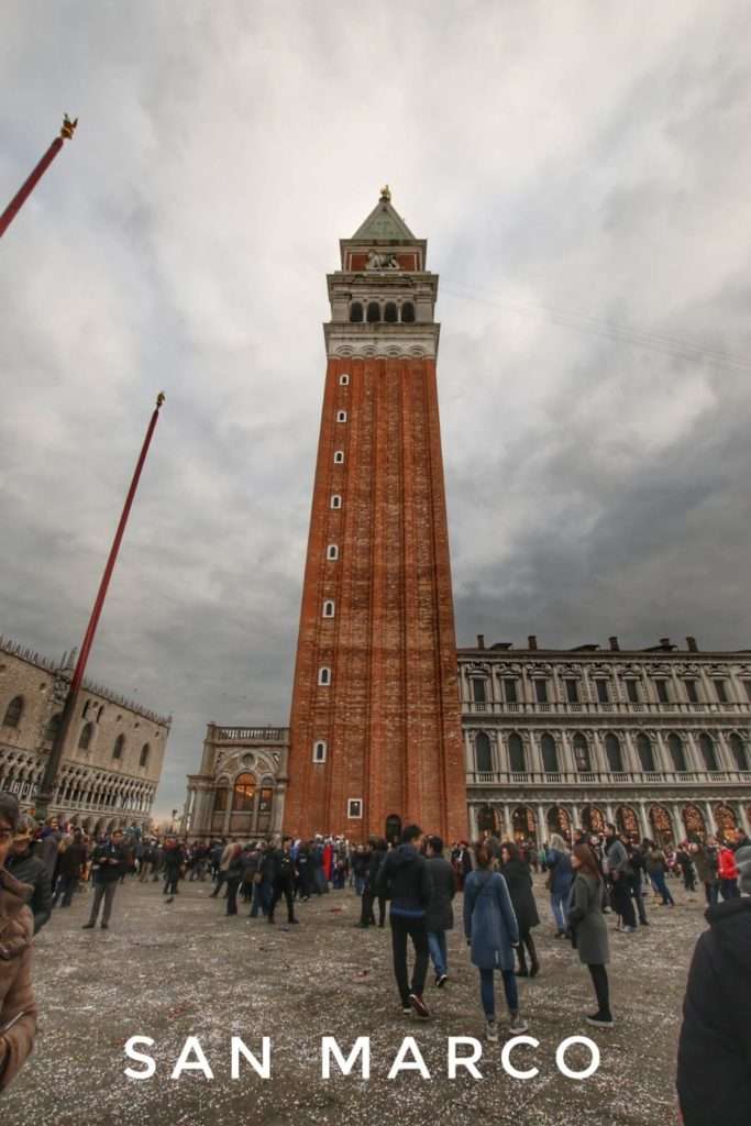 Palazzo Dücale Sarayı ve Aziz Mark Çan Kulesi
