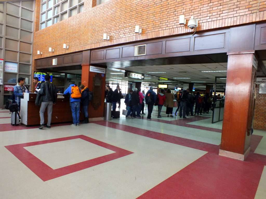 Katmandu Tribhuvan Uluslararası Havaalanı (KTM) Çıkış Salonu