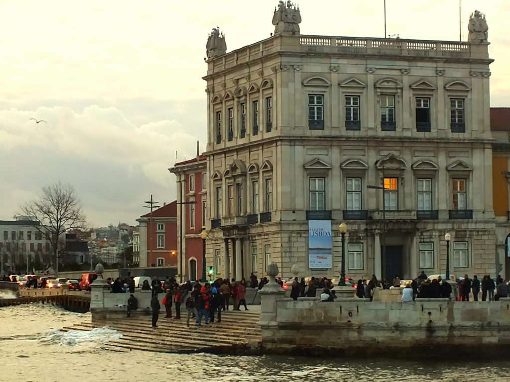 Ticaret Meydanı (Praça do Comércio)