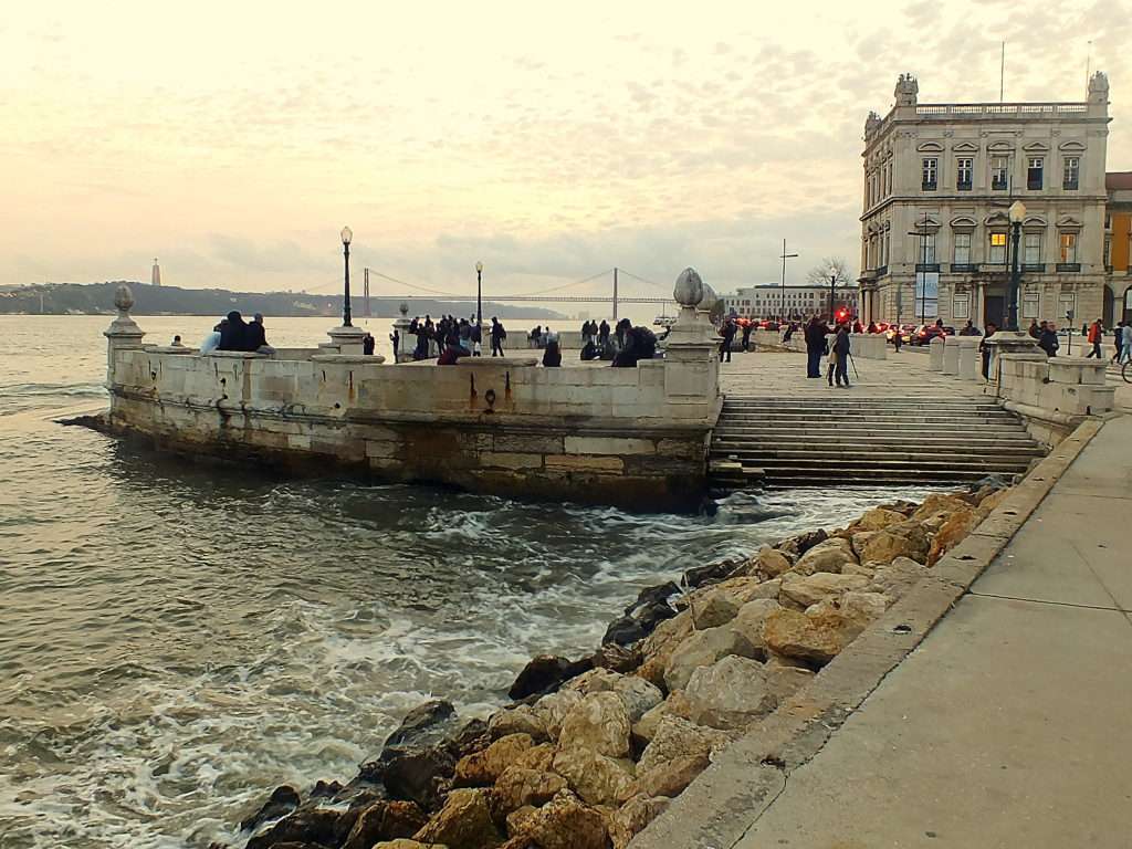 Ticaret Meydanı (Praça do Comércio)