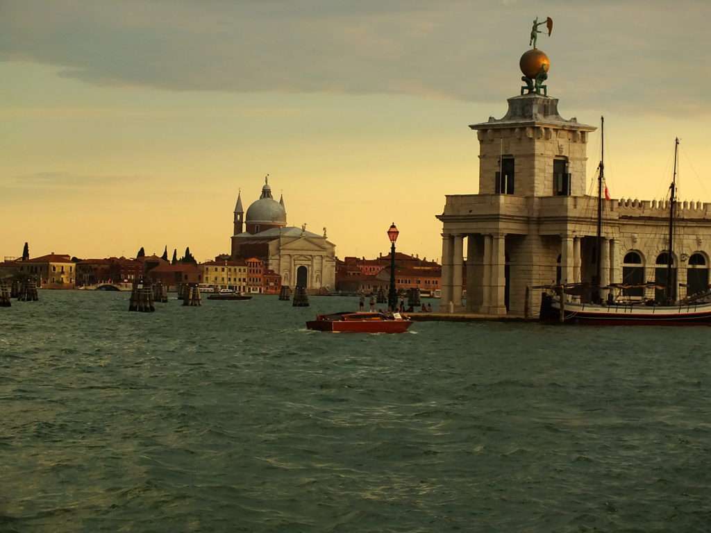 Punta della Dogana Kompleksi