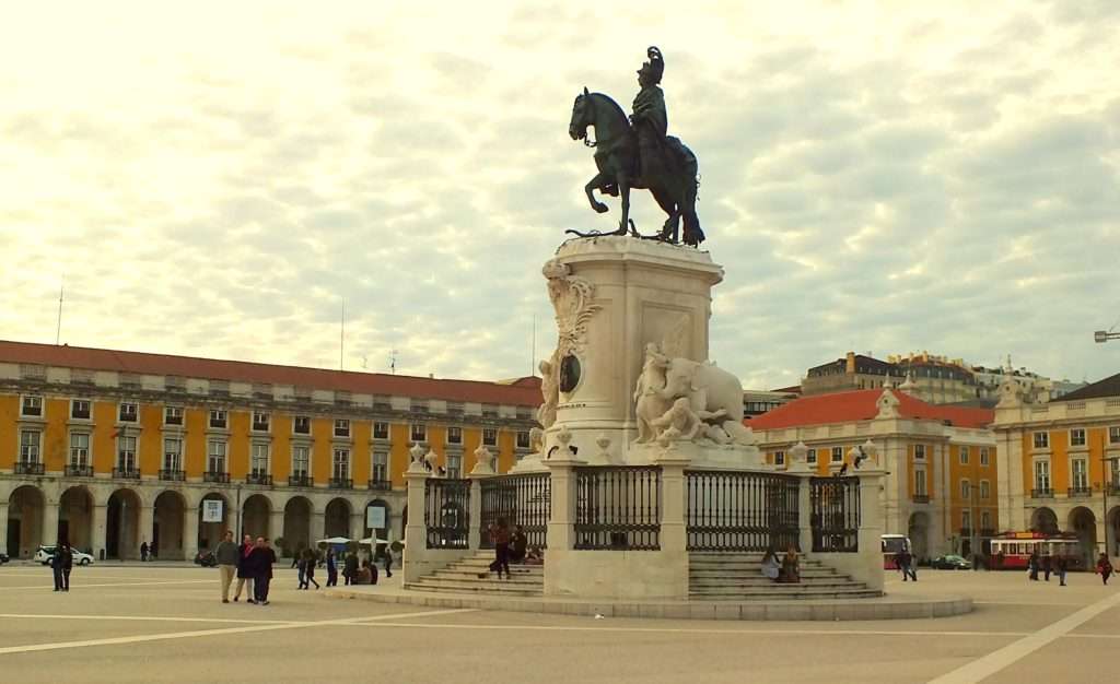 Ticaret Meydanı (Praça do Comércio)