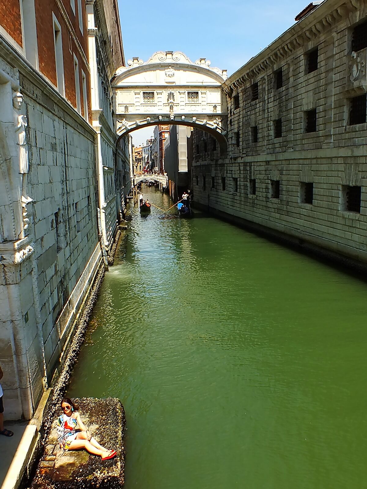 Ahlar Köprüsü (Ponte dei Sospiri)