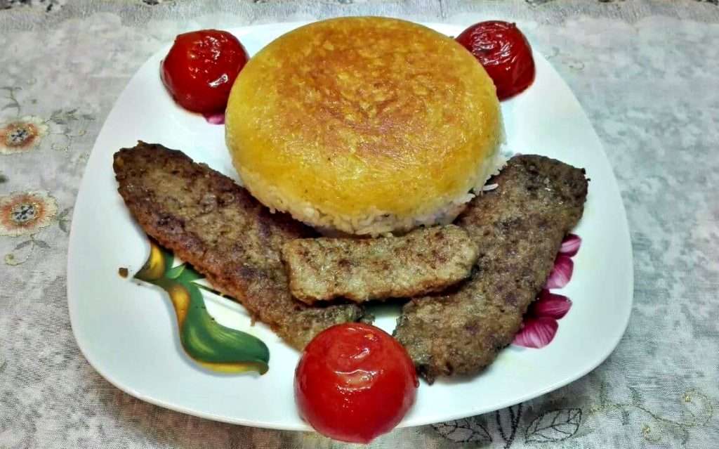 Tahdig Pilavı ve Şiş Kebap