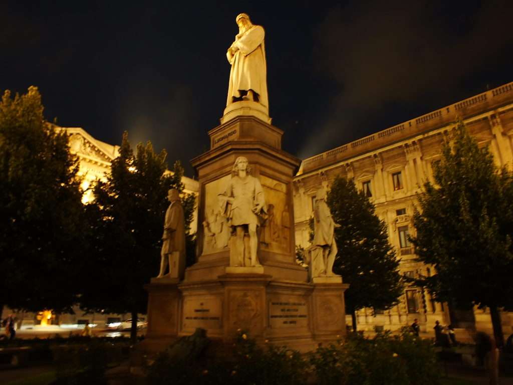 Leonardo da Vinci Heykeli (Monument to Leonardo da Vinci)