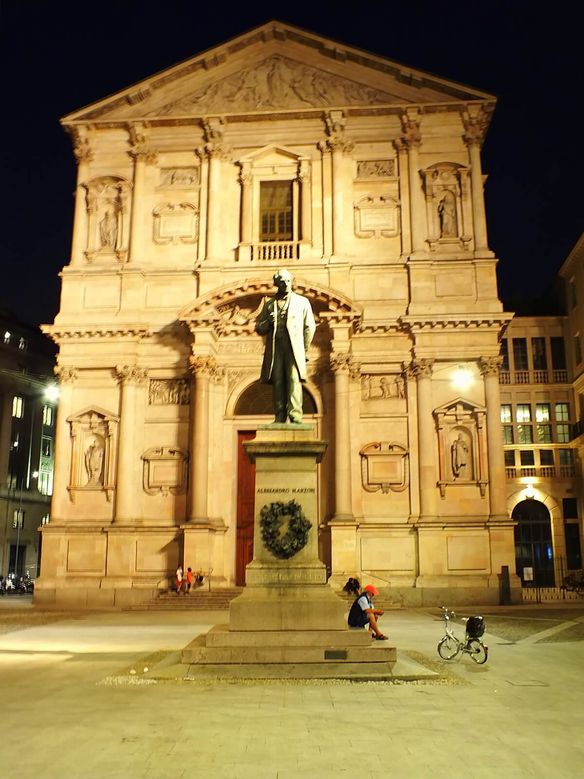 Aziz Fedele Kilisesi (Chiesa di San Fedele)