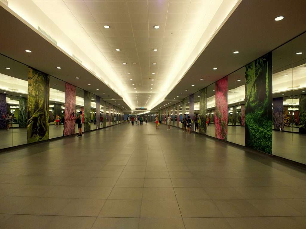 Bayfront Metro İstasyonu Gardens By The Bay Bağlantısı