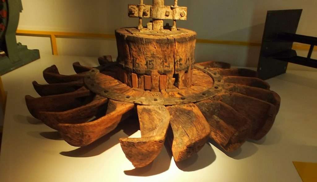 Leonardo da Vinci Bilim ve Teknoloji Müzesi Ortaçağdan kalma Bir Su Değirmeni Çarkı