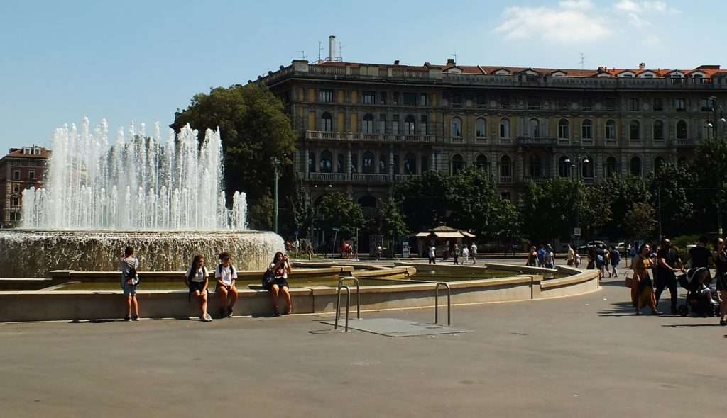 Parkın Sforzesco Şatosu (Castello Sforzesco) Girişi