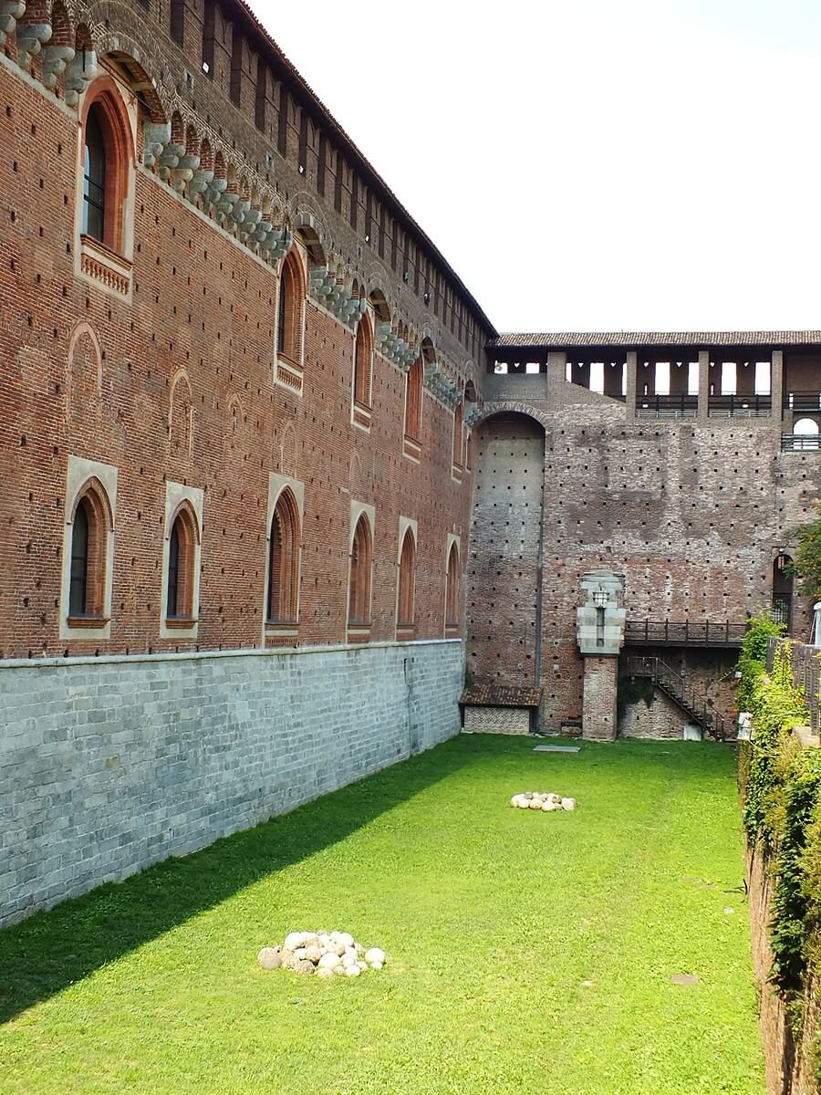 Sforzesco Şatosu (Castello Sforzesco) Visconti Dönemi Sur Bölümleri