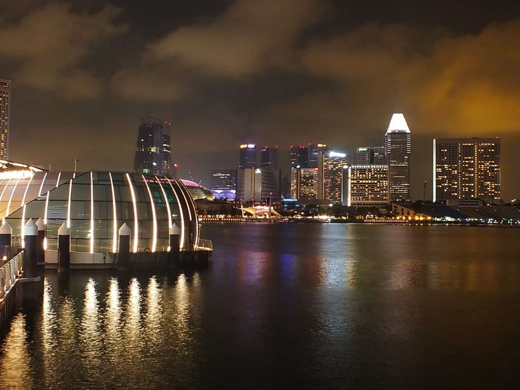 Marina Bay Clifford Meydanı (Clifford Square)