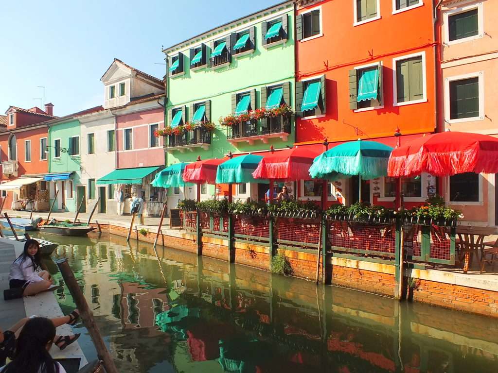 Burano Adası'nda Bir Restoran