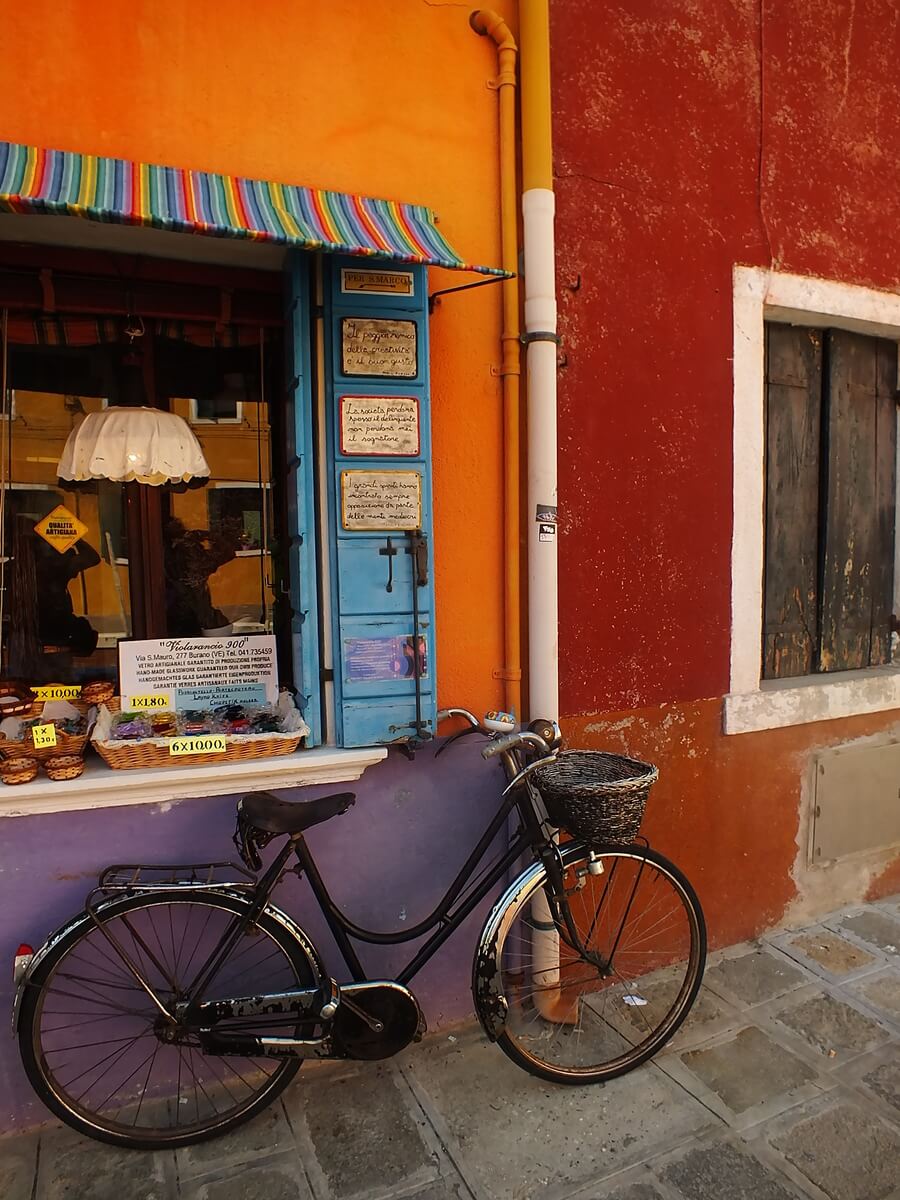 Burano Adası'nda Dantel Ürünleri Satan Bir Dükkan