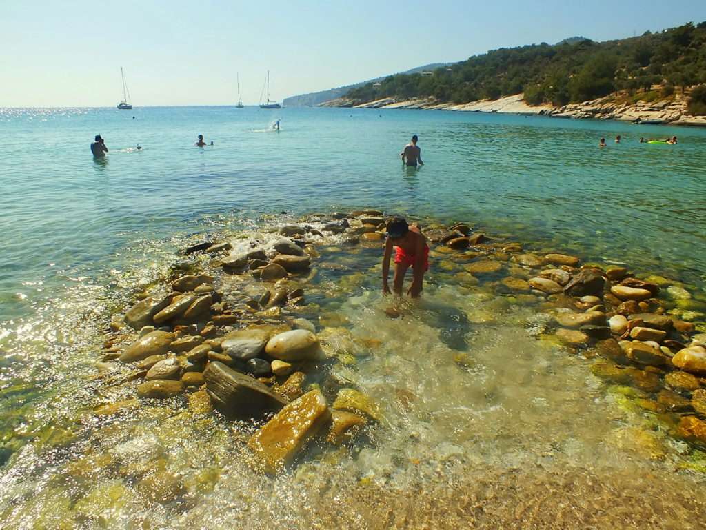 Aliki Beach (Alyki-Αλυκή)