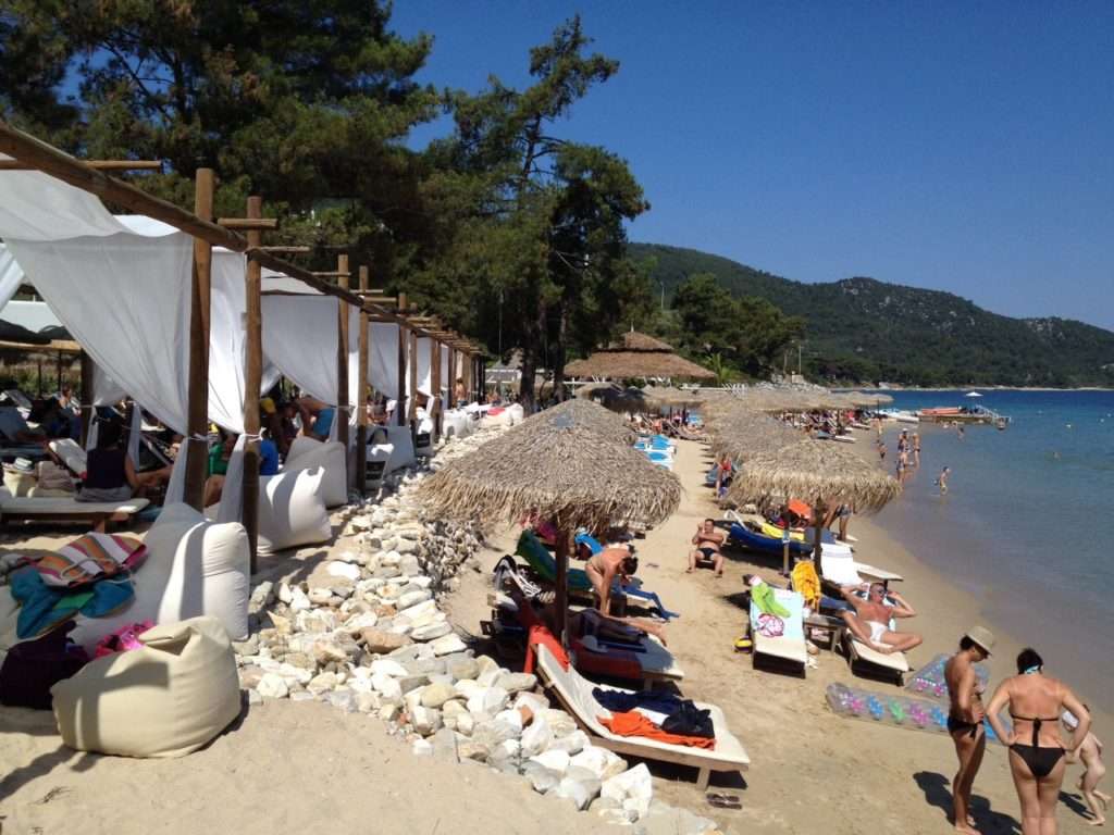 Aliki Beach (Alyki-Αλυκή)