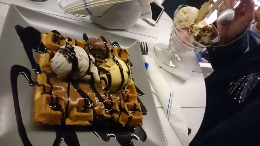 Dodoni Dondurmacısı (Παγωτά Δωδώνη)