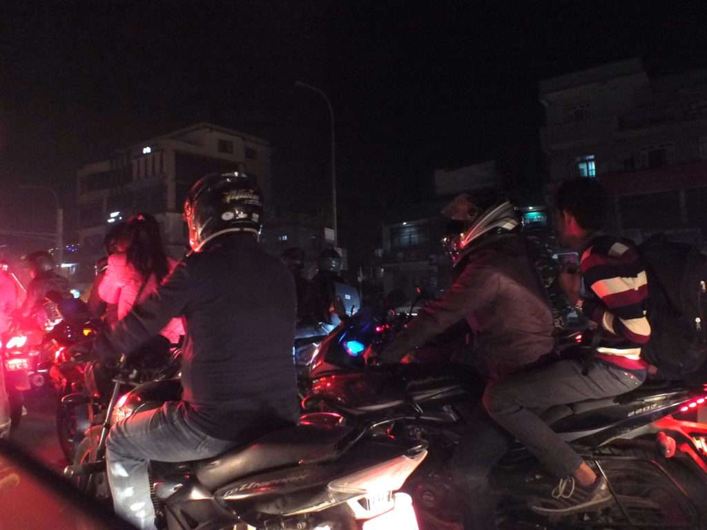 Gece Katmandu Yolları