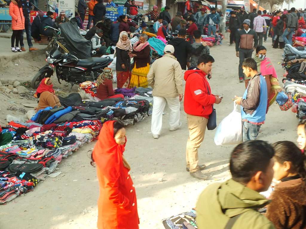 Katmandu'da Yol Üzerindeki Seyyar Satıcılar