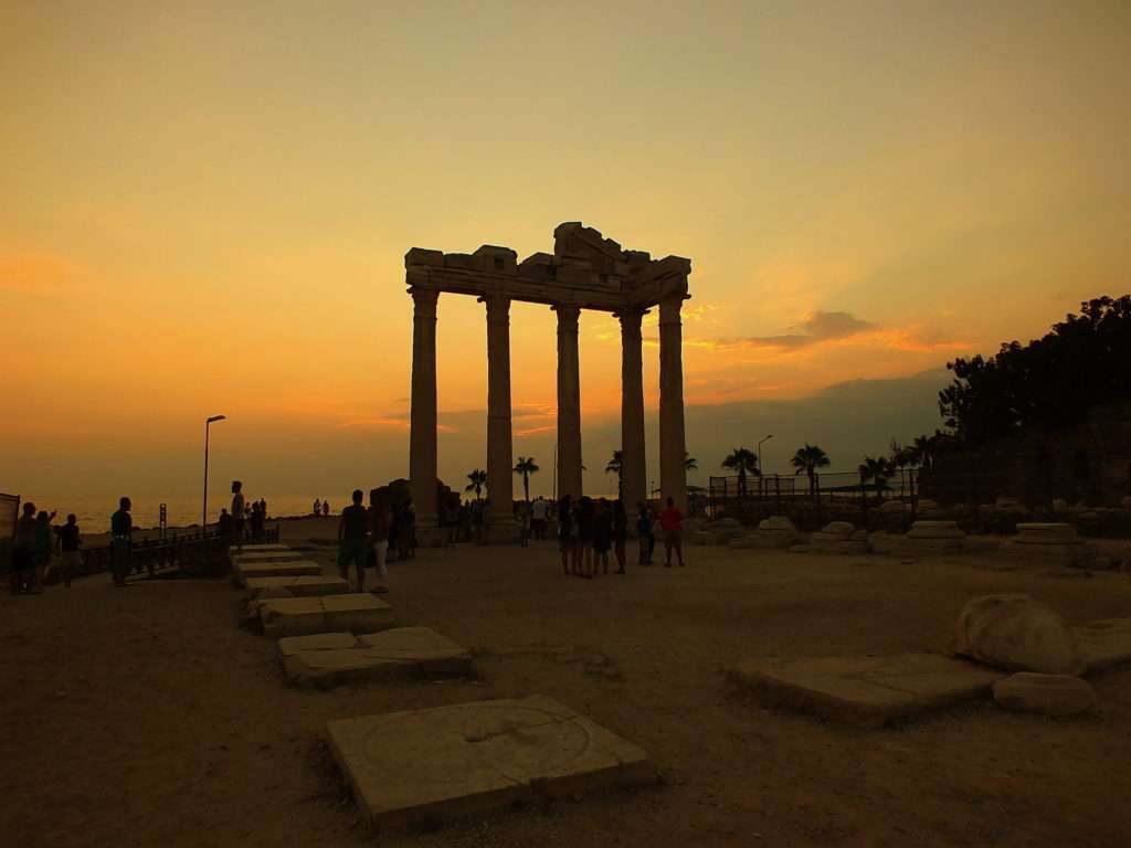 Gün Batımında Apollon Tapınağı Side Antik Kenti