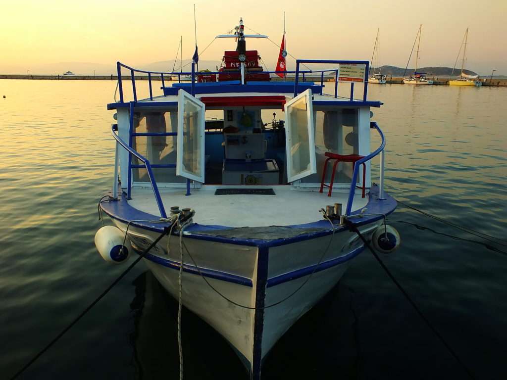 Taşoz Adası Gezisi Bir Tekne