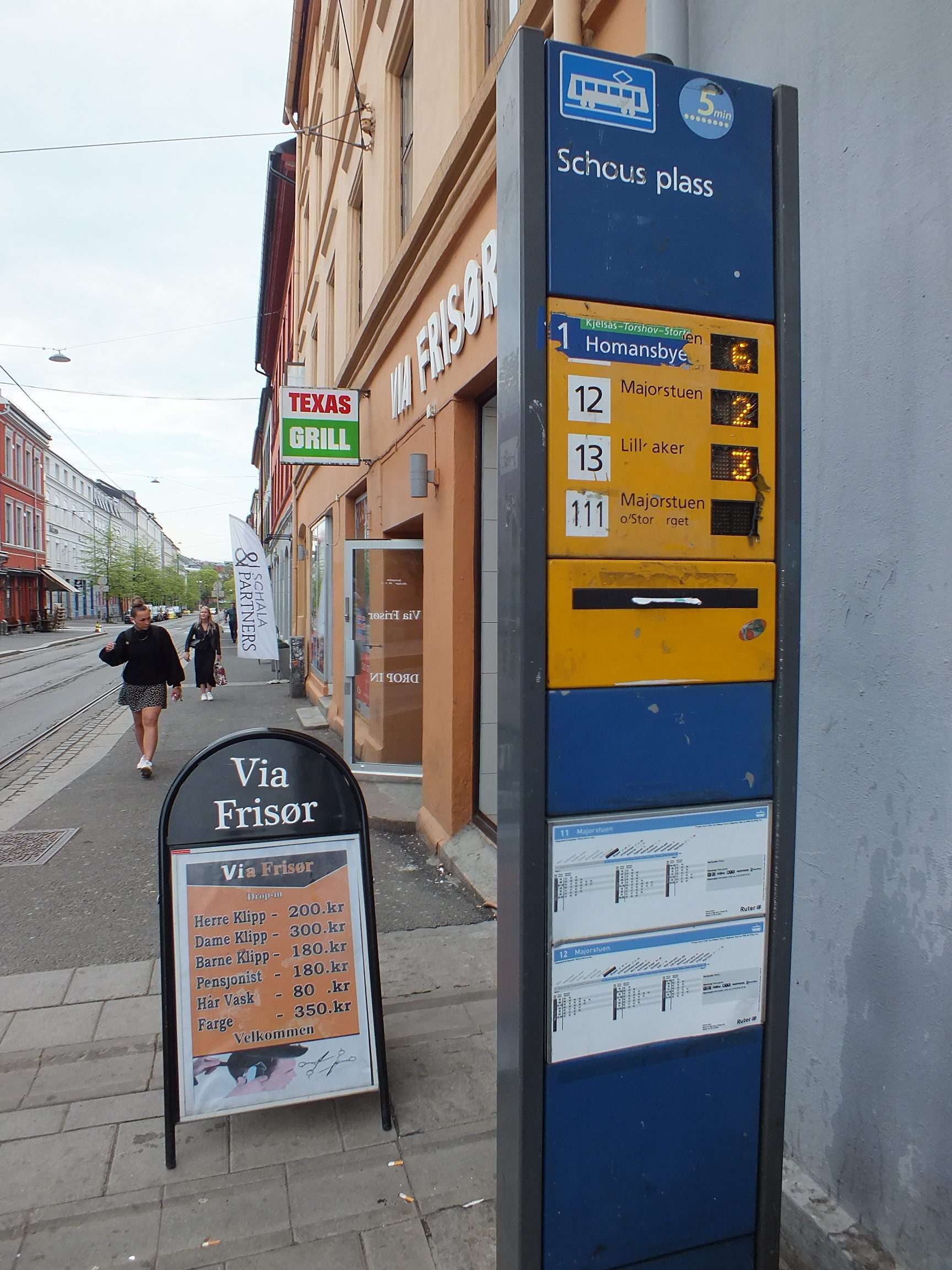 Oslo'da Bir Tram Durağı