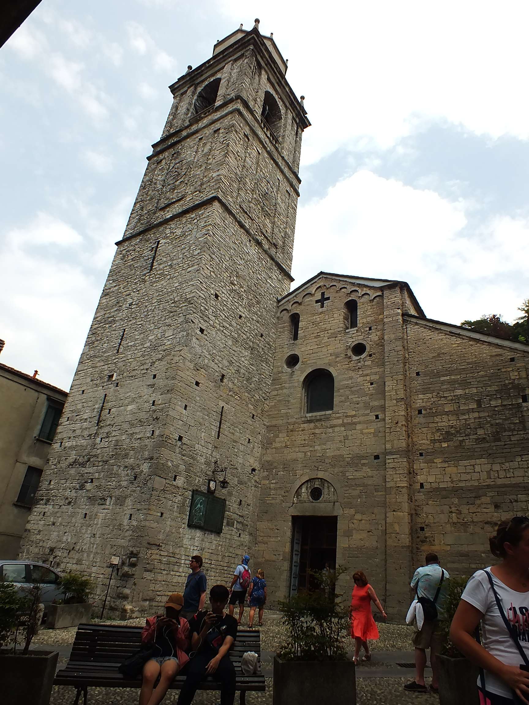 Varennna Aziz Georgio Kilisesi (Chiesa di San Giorgio)