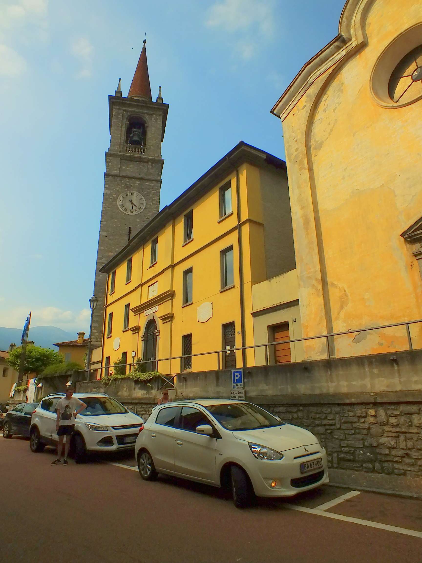 Varenna Otopark Alanları