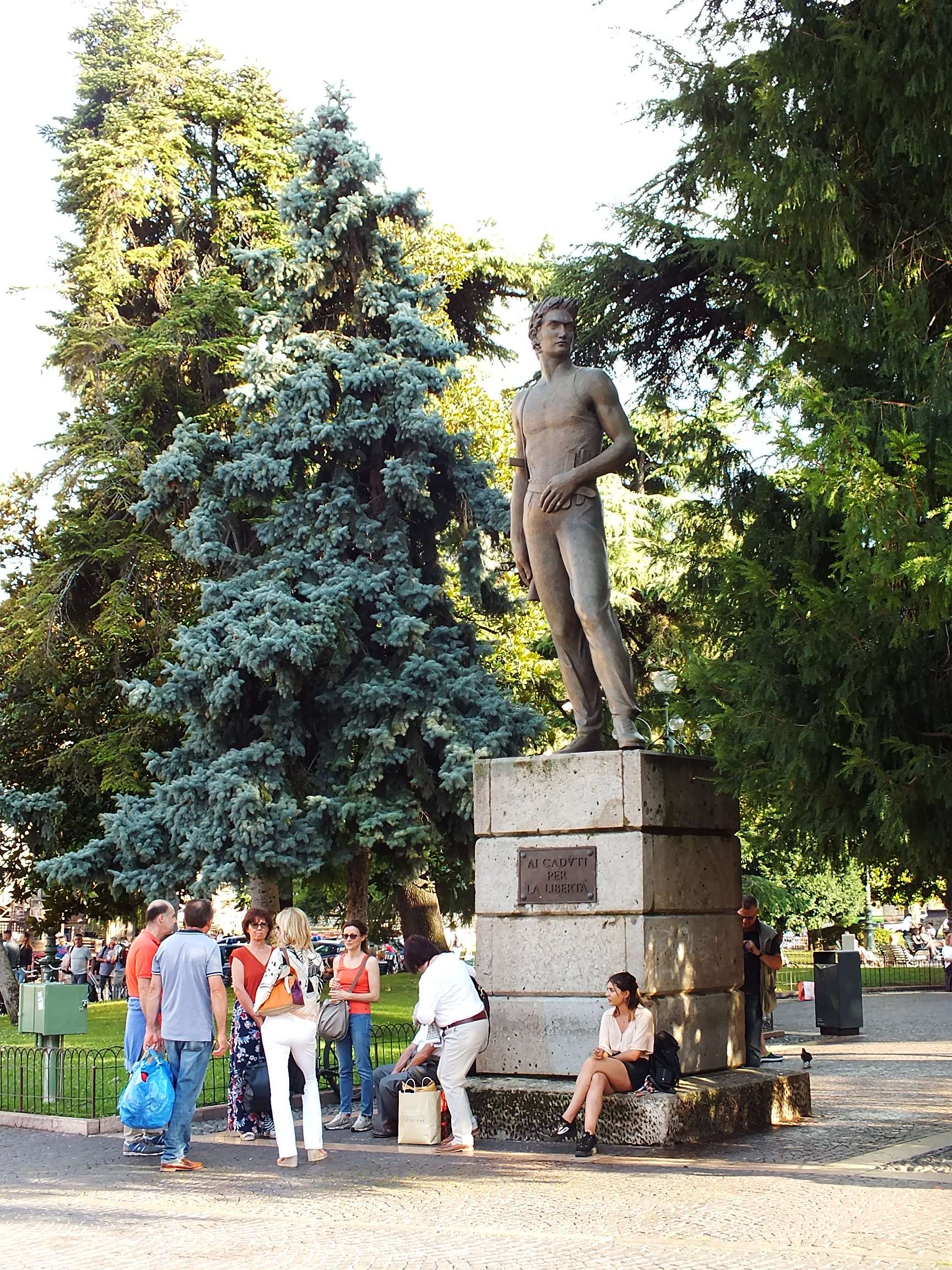 Partizan Heykeli (Al Caduti Per La Liberta)