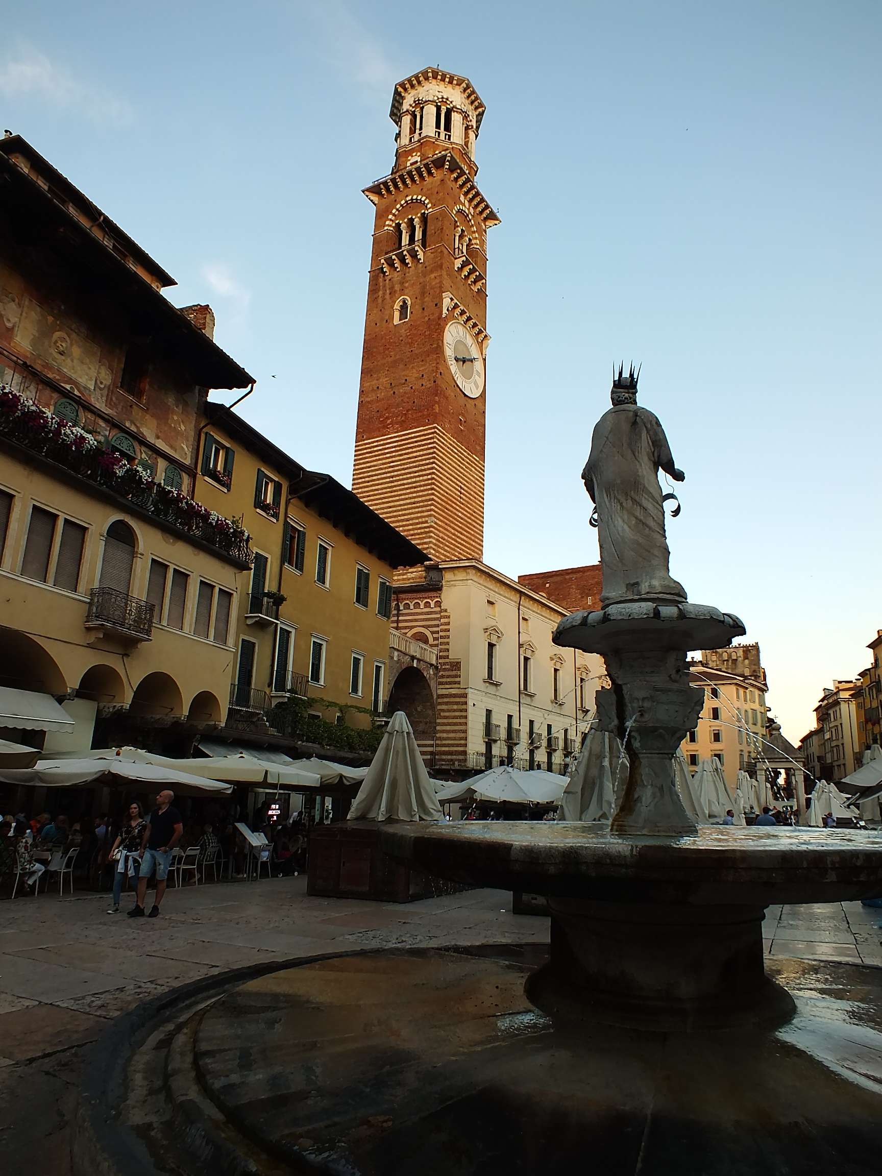 Lamberti Kulesi (Torre dei Lamberti)